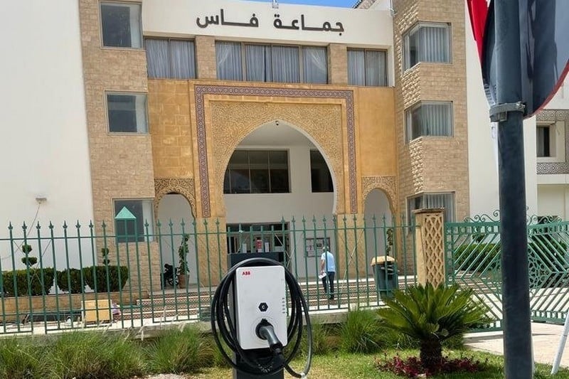 حماة المال العام يتساءلون : من أين لك هذه الثروة يا حميد شباط؟