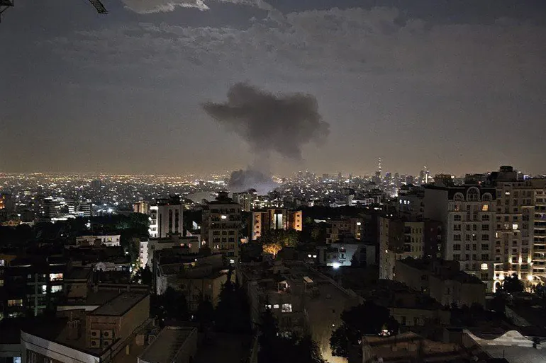 مصدر أمني إيراني لرويترز: طهران تخطط “لرد موجع” على الهجوم الإسرائيلي